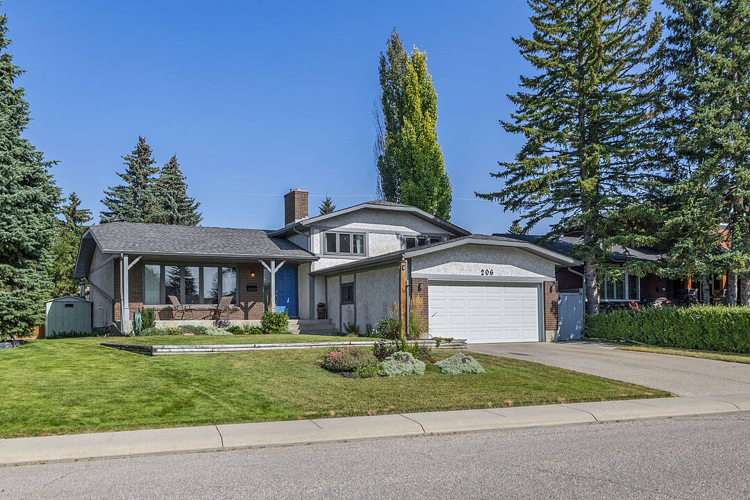 206 Lake Fraser Place SE, Calgary, Alberta