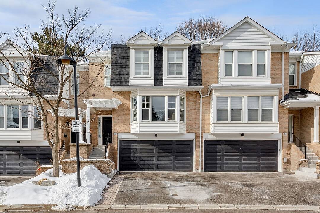 26 Tamarack Circ, Toronto, Ontario