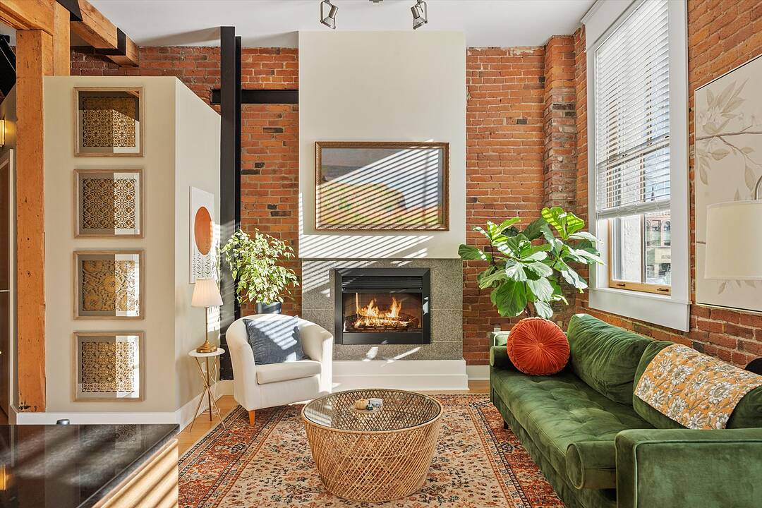 204-610 Johnson Street, Victoria, British Columbia