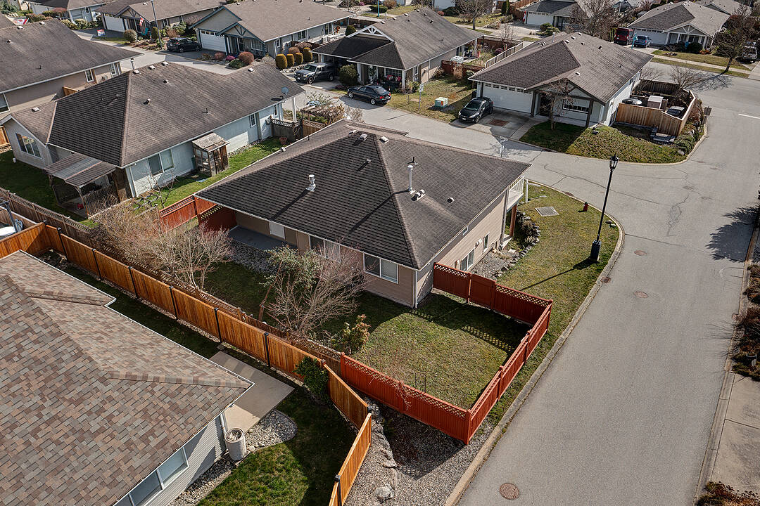 5683 Emily Way, Sechelt, British Columbia