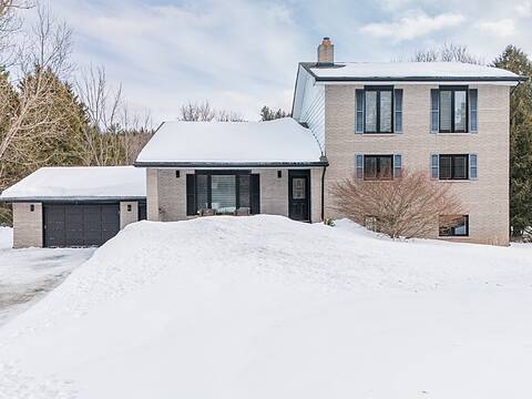 79 Caroline Street W, Clearview