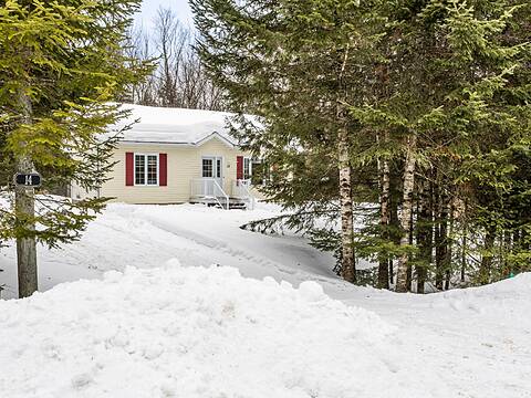 14 Rue Caron, Eastman