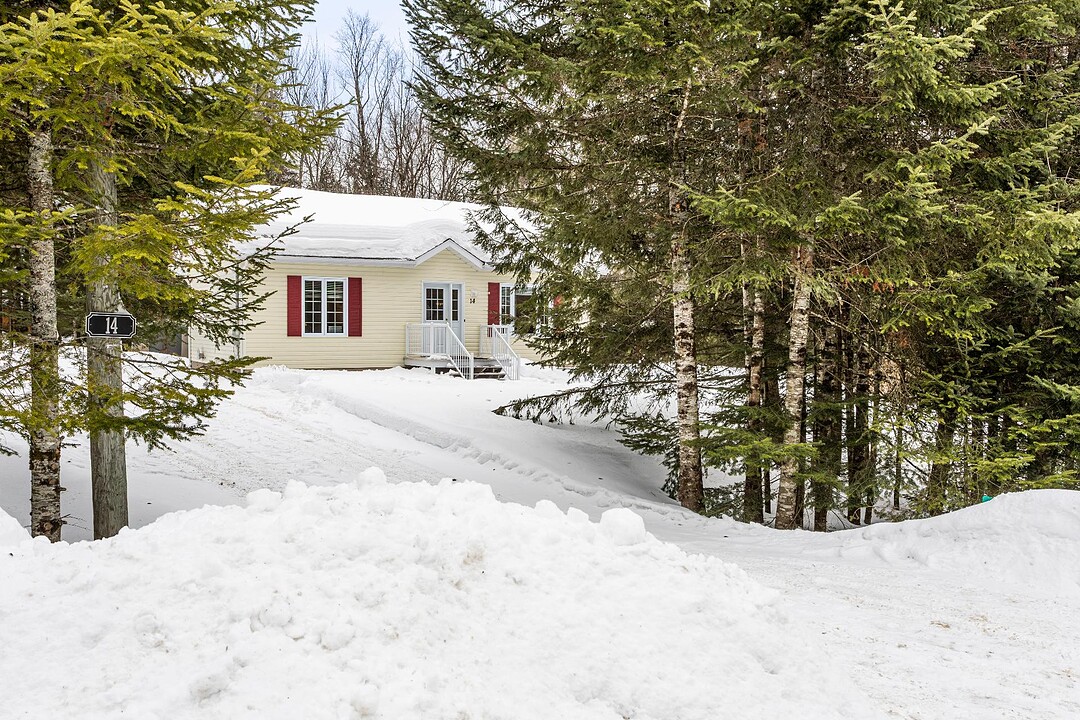 14 Rue Caron, Eastman, Québec