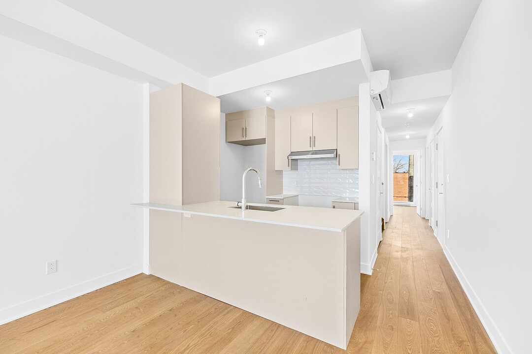 2262 Rue Florian, Apt. 402, Ville-Marie, Québec