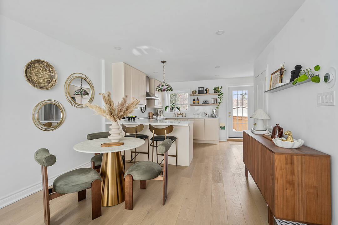 114 Glenvale Blvd, Toronto, Ontario