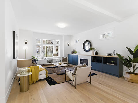 3-1915 Fernwood Road, Victoria