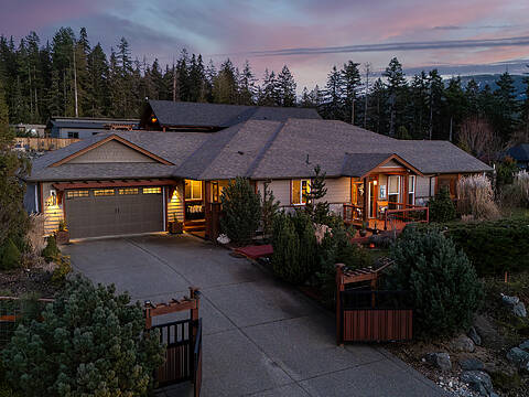 7284 Lakefront Drive, Lake Cowichan