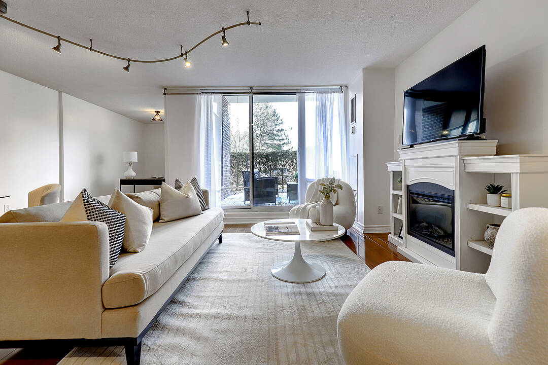 1515 Lakeshore Rd E #104, Mississauga, Ontario