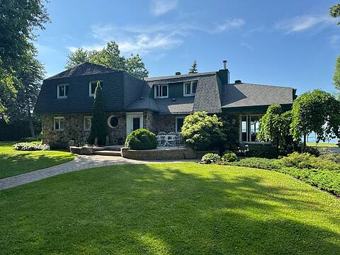 685-689 Route 132, Sainte-Barbe