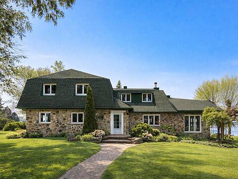 685-689 Route 132, Sainte-Barbe