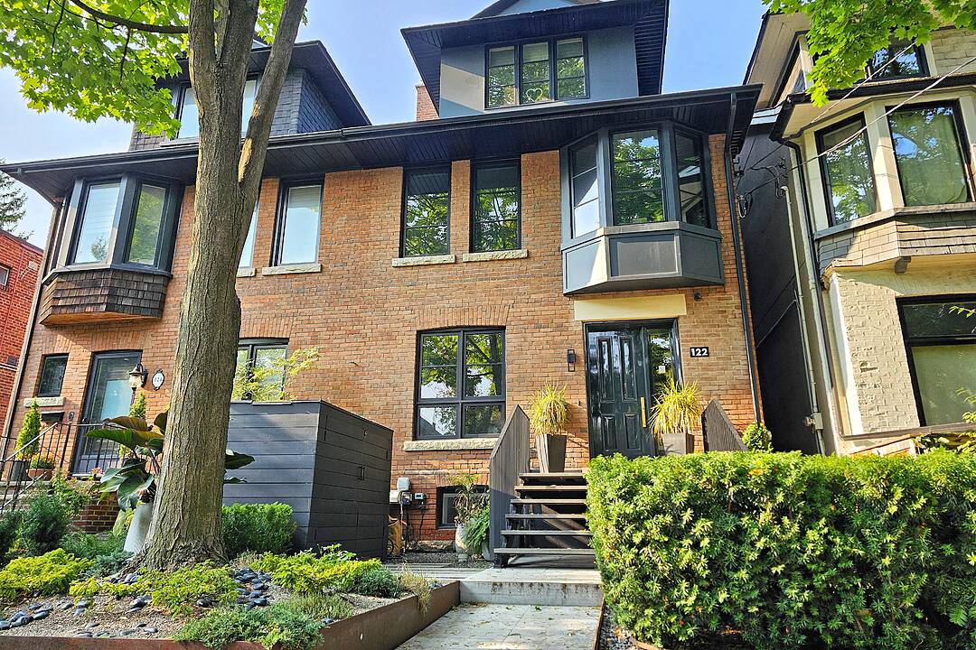 122 Macpherson Ave, Toronto, Ontario