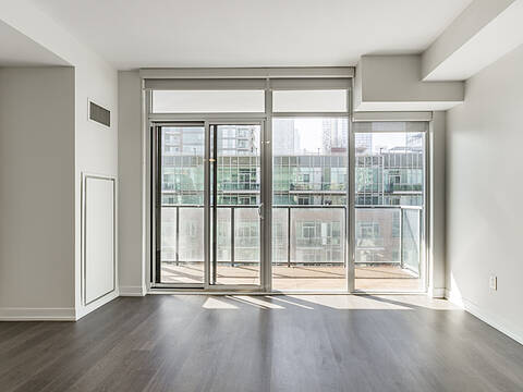 105 George St #713, Toronto