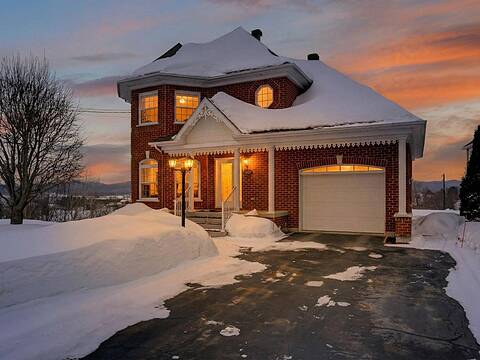 30 Place Optimiste, Sainte-Thècle