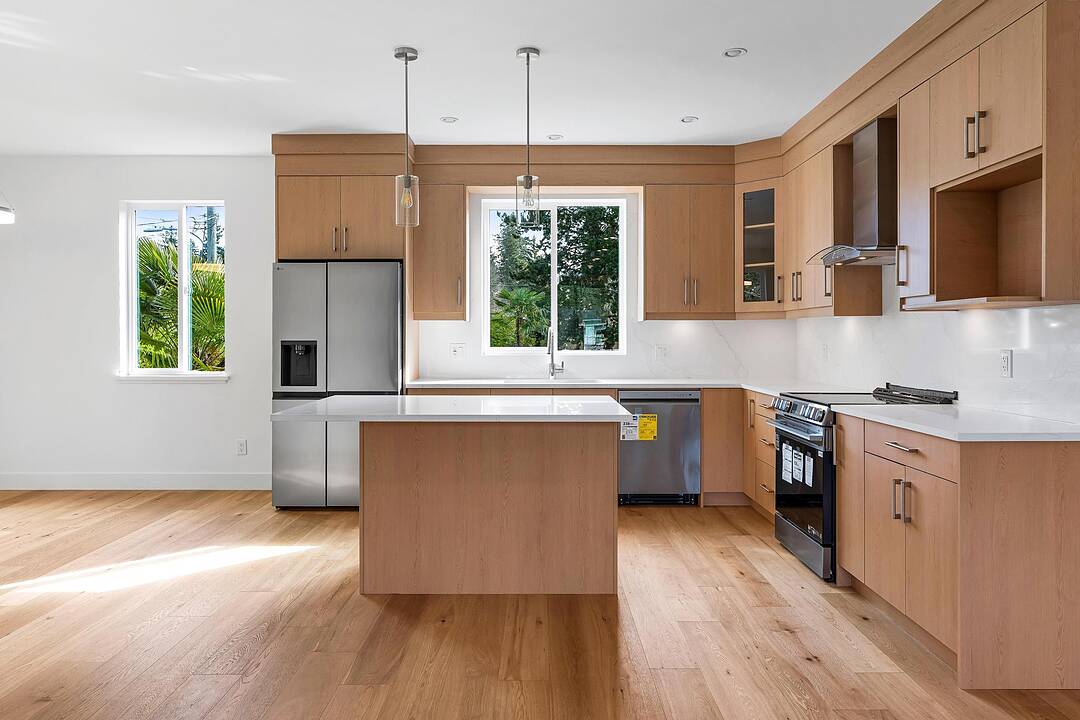 4-1559 Ash Road, Saanich, British Columbia