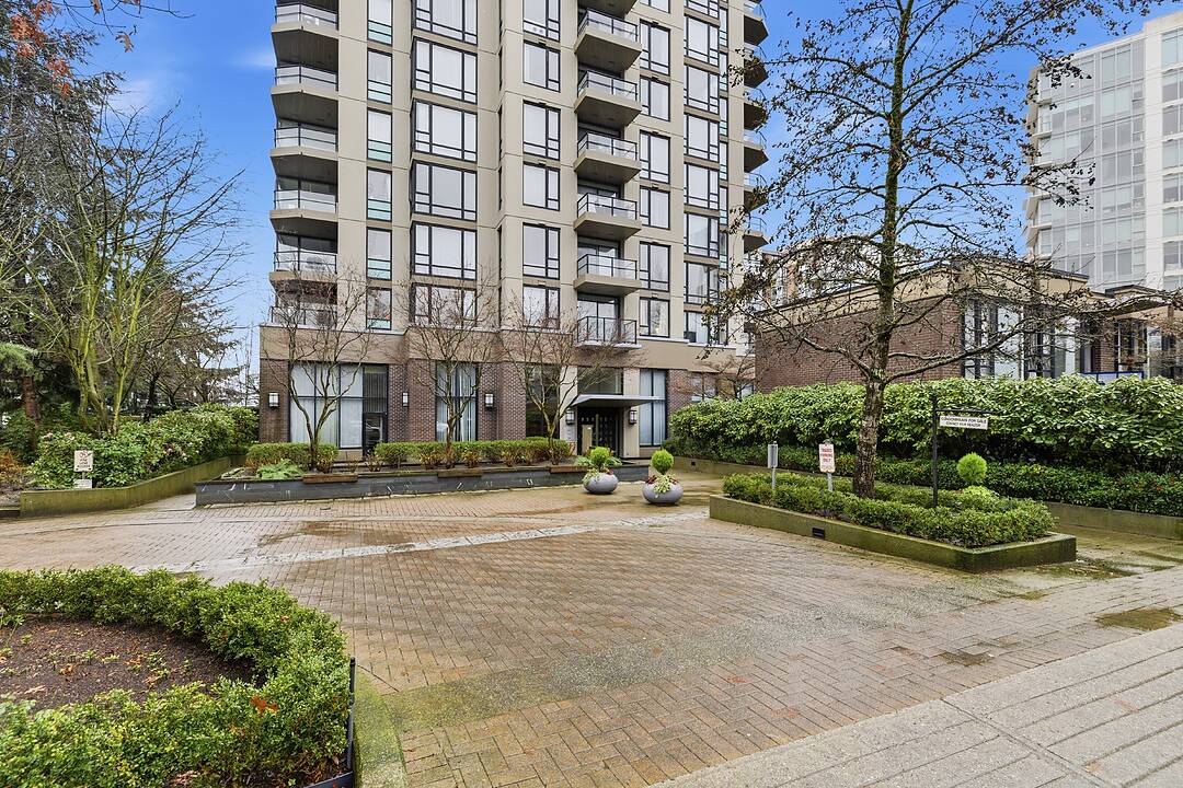 151 2nd Street W #1102, North Vancouver, British Columbia