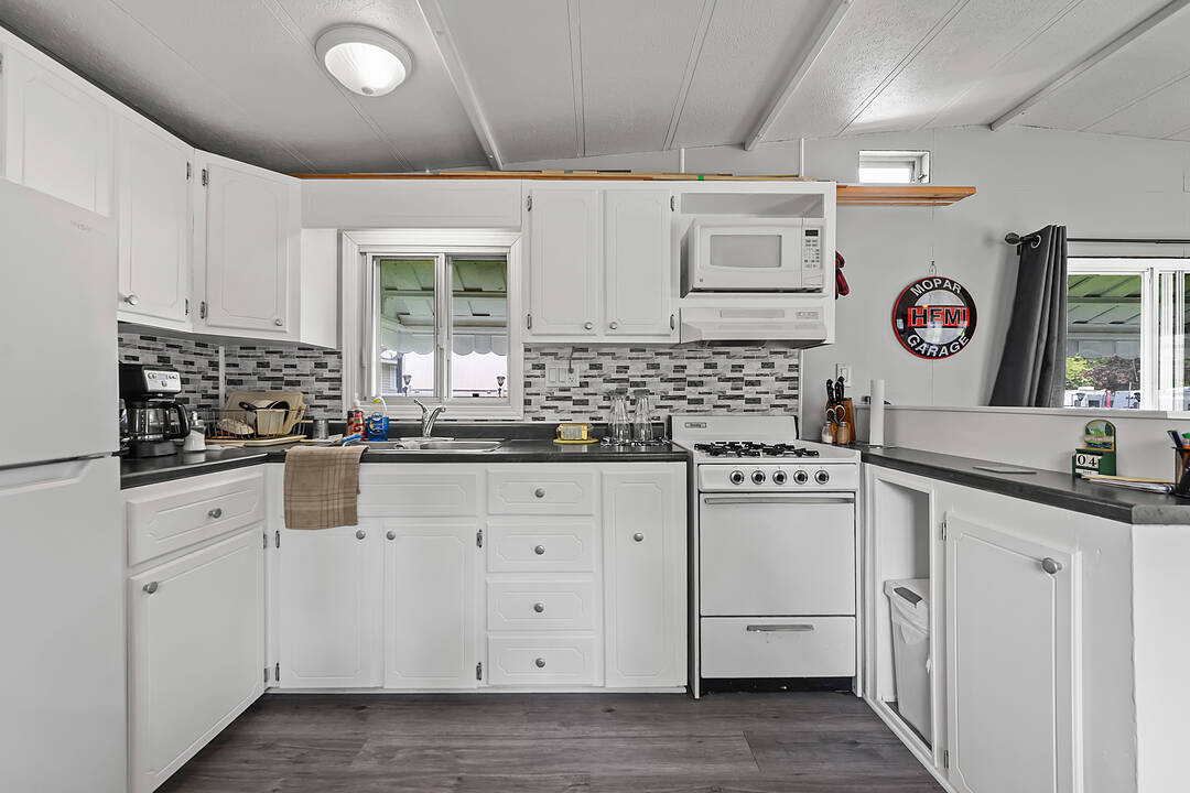 580 Beaver Creek Rd #215, Waterloo, Ontario