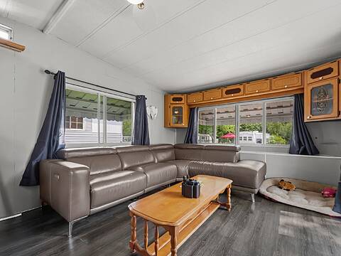 580 Beaver Creek Rd #215, Waterloo