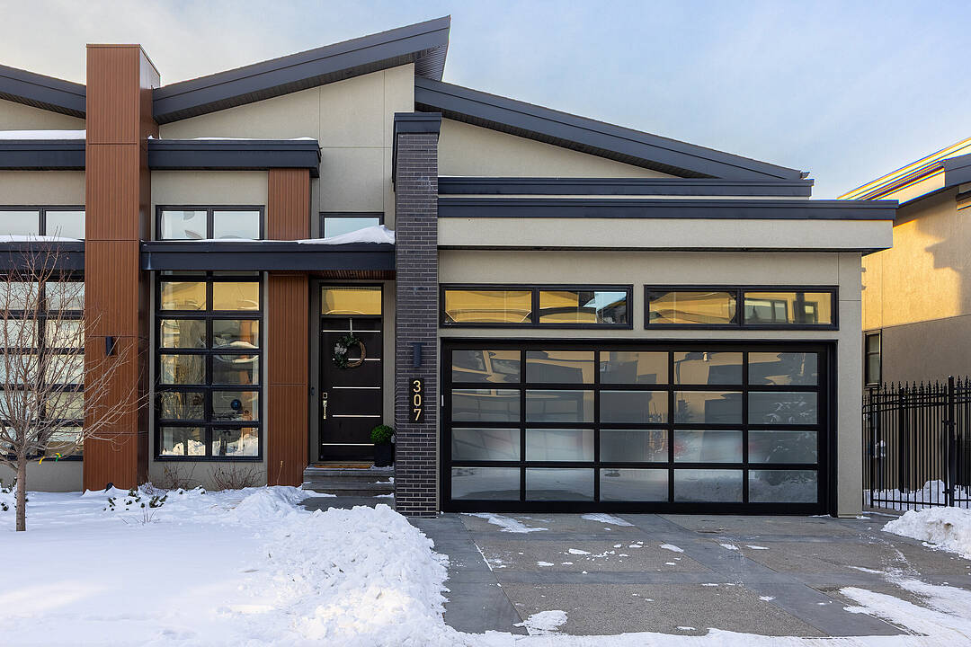 307 Elveden Court SW, Calgary, Alberta