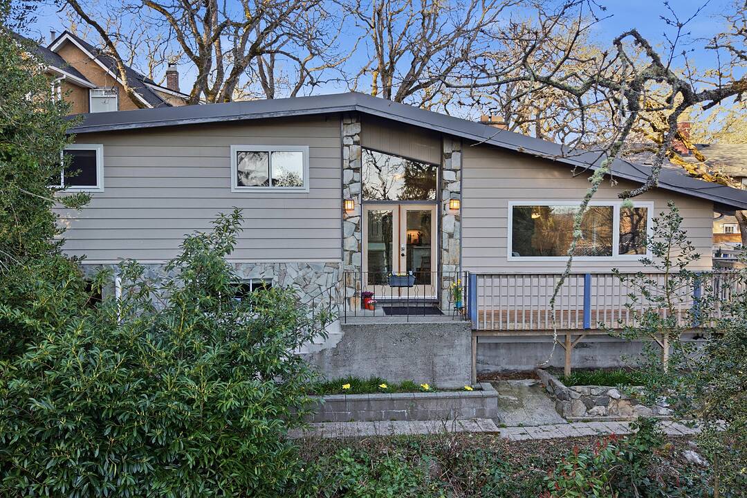 3379 Connorton Lane, Saanich, British Columbia