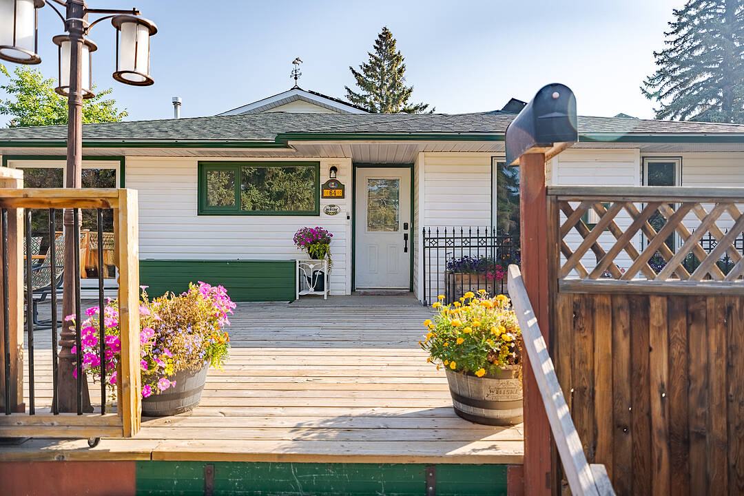 64 Foxwell Road SE, Calgary, Alberta