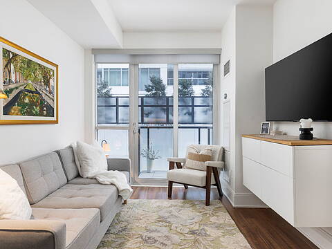 560 Front St W #303, Toronto