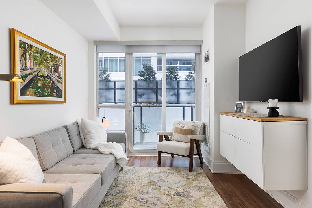 560 Front St W #303, Toronto, Ontario