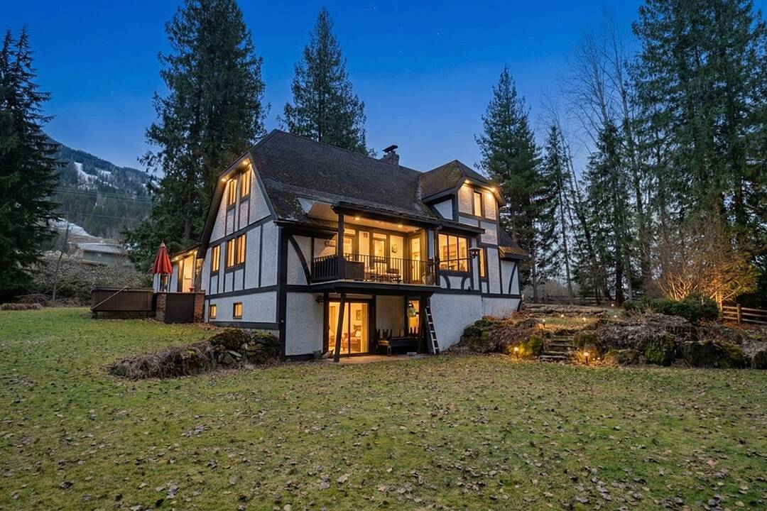 3025 Camozzi Road, Revelstoke, British Columbia