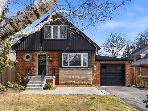 22 Desjardins Avenue, Dundas