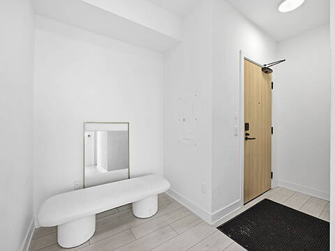 35 Mercer St #2410, Toronto