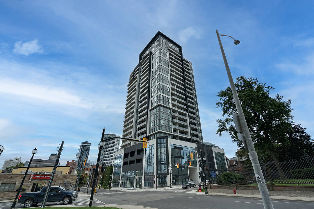 15 Queen Street S #1303, Hamilton, Ontario