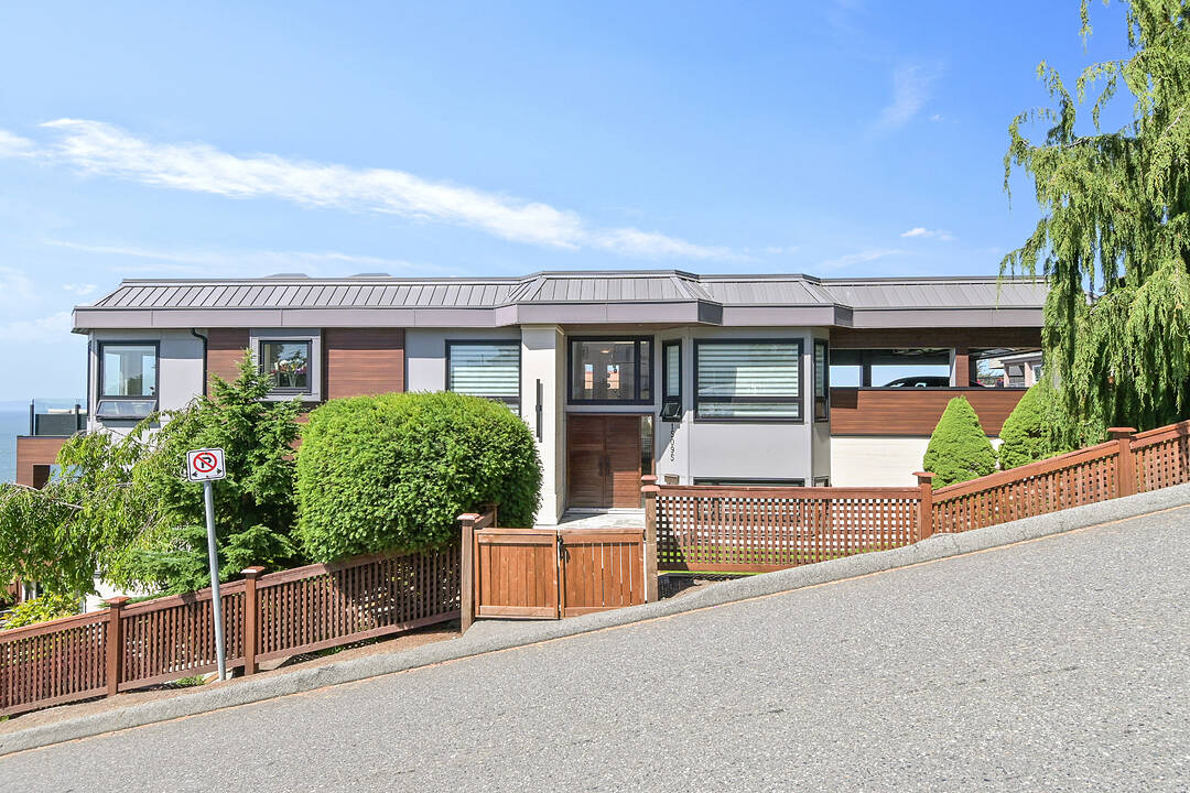 15095 Royal Avenue, White Rock, British Columbia