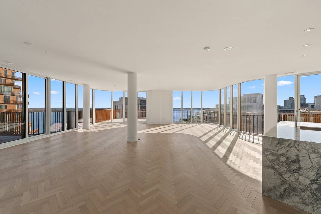 155 Merchants' Wharf #1322, Toronto, Ontario