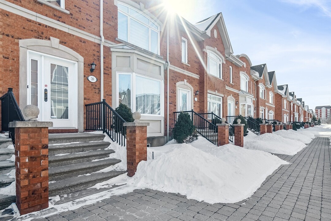 20Z Tsse Monet, Pointe-Claire, Québec