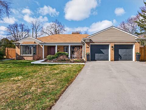 1582 Frontenac Pl, Burlington