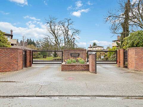 128-2345 Cedar Hill Cross Road, Oak Bay