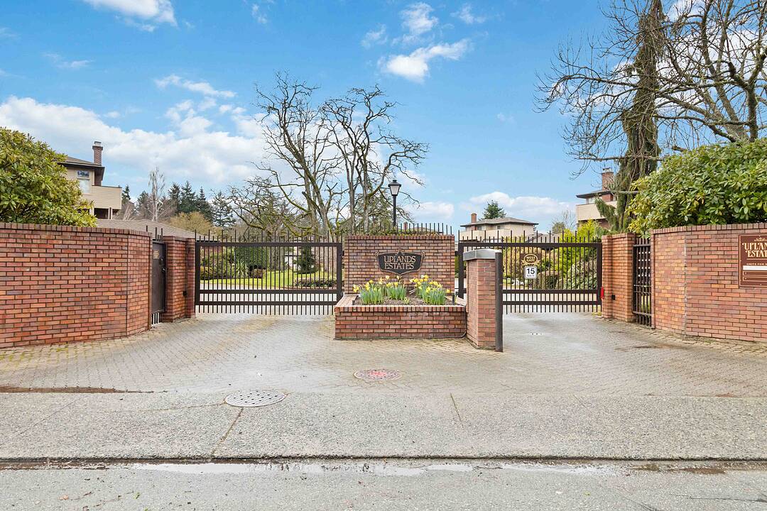 128-2345 Cedar Hill Cross Road, Oak Bay, British Columbia