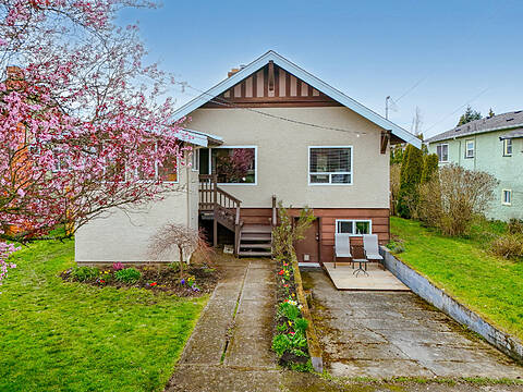 3074 Earl Grey Street, Saanich