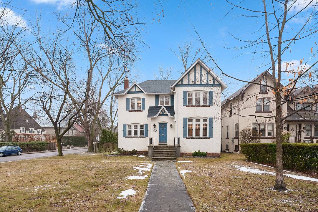 155 Dinnick Cres, Toronto, Ontario