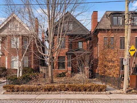134 Roxborough St W, Toronto