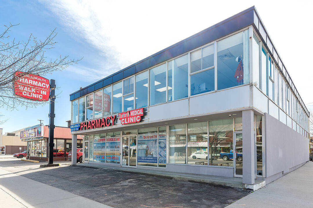 2927 Danforth Ave #Second Floor, Toronto, Ontario