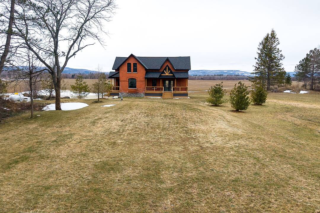 1952 Nottawasaga Concession 6 N, Clearview, Ontario