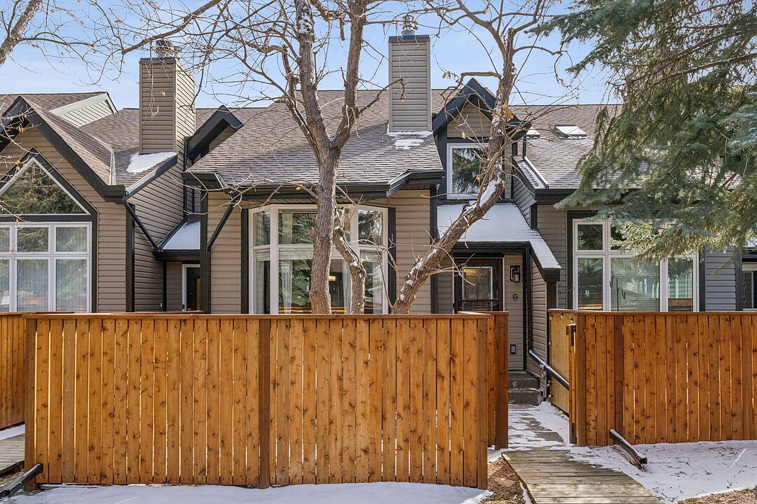 12625 24 Street SW #38, Calgary, Alberta