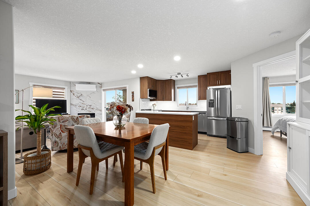 304 Mackenzie Way SW #8429, Airdrie, Alberta