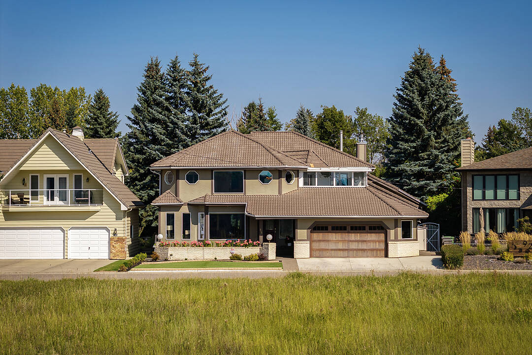 88 Woodacres Drive SW, Calgary, Alberta