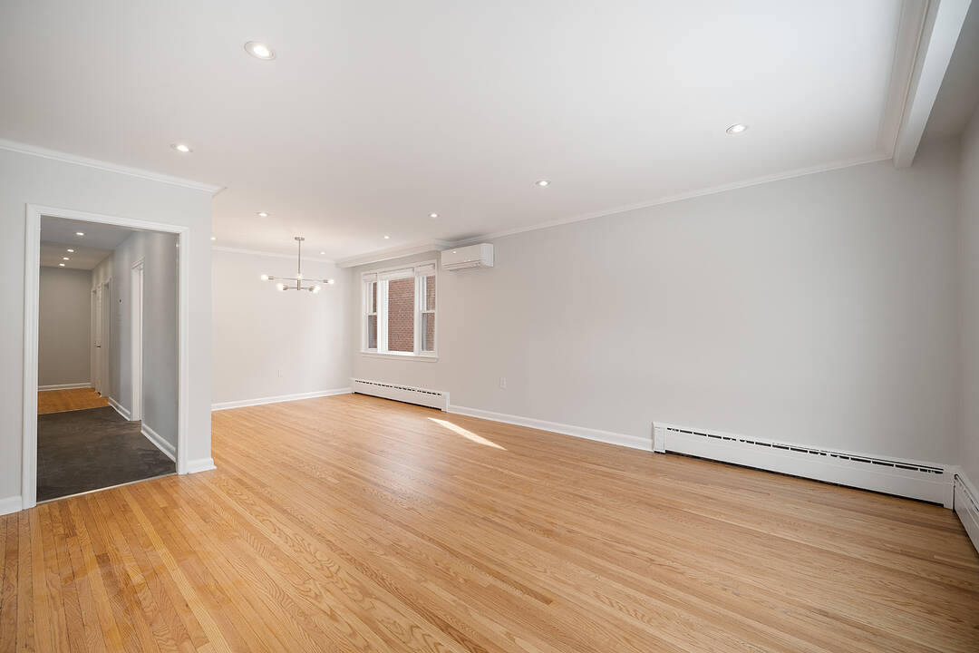 207 St Clements Ave #2, Toronto, Ontario