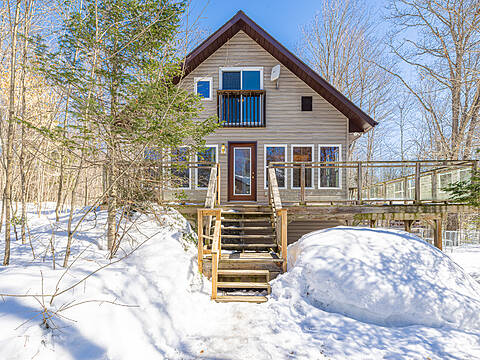 98 Black Road, Seguin