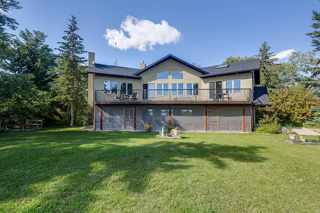 602 Pheasant Close, Pelican Point, Alberta