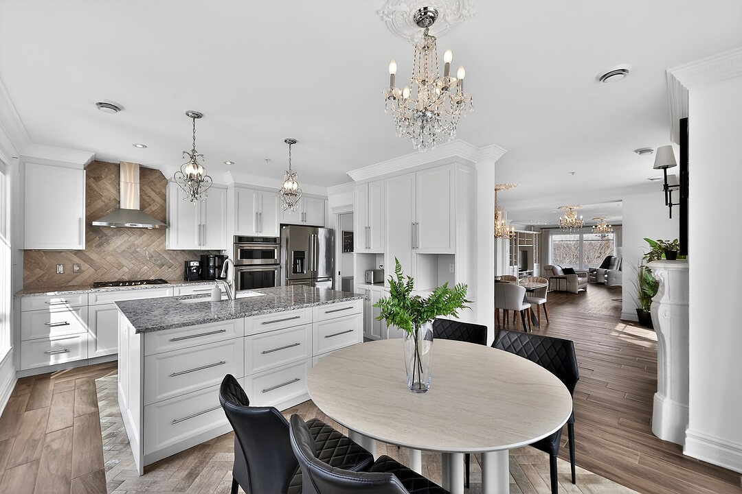 1296 Ch. du Bord-de-l'Eau, Apt. 401-402, Sainte-Dorothée, Québec