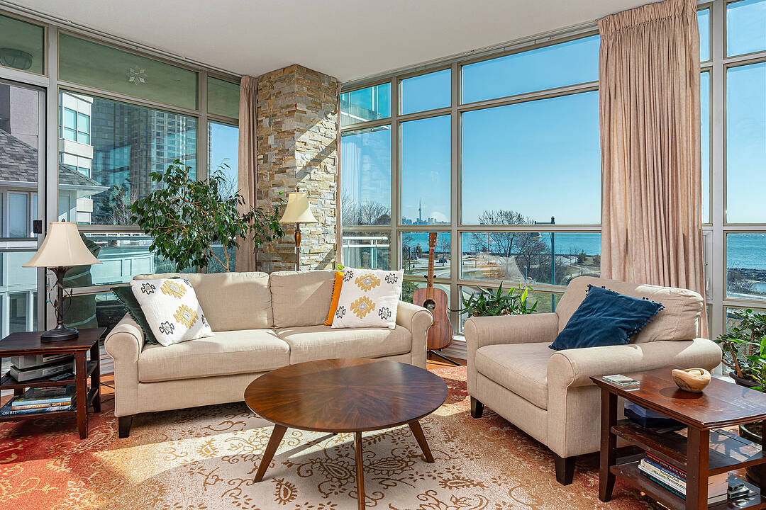 5 Marine Parade Dr #323, Toronto, Ontario