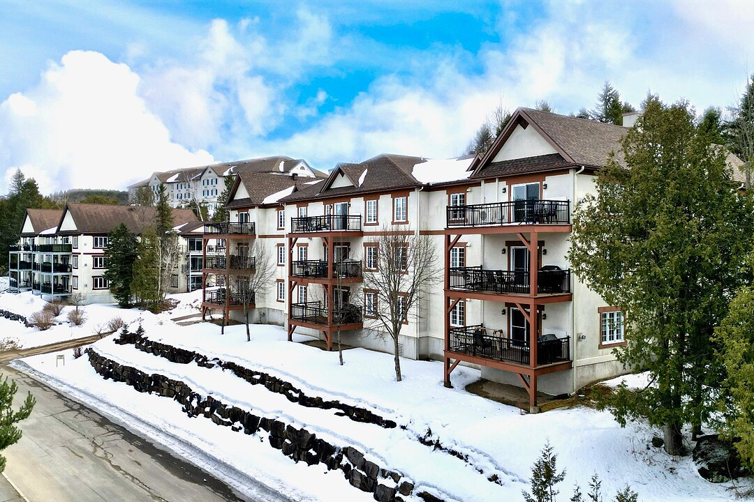 145 Rue du Ruisseau-Clair, Apt. 201, Mont-Tremblant, Québec